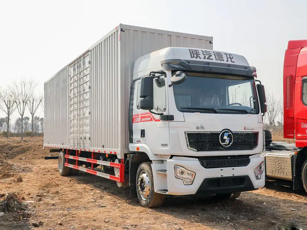 What Is a Straight/Box Truck?